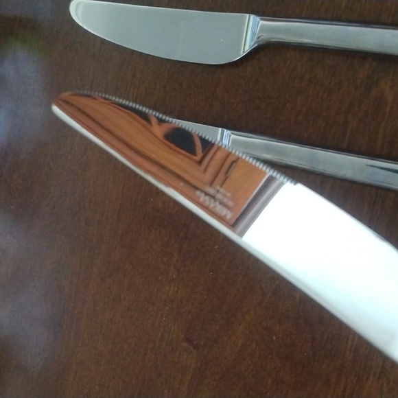 Mikasa 3 ROCKFORD Stainless Glossy Knives, Flatware - Picture 5 of 6
